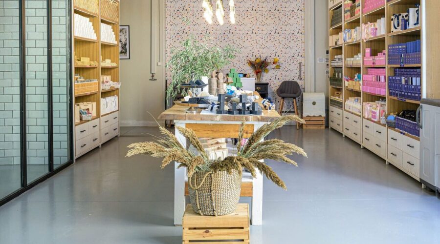 Handmade gifts from Corinthia: candles, natural cosmetics and embroidery