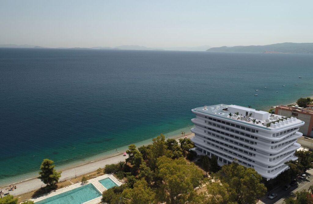 Agioi Theodoroi, Corinthia
