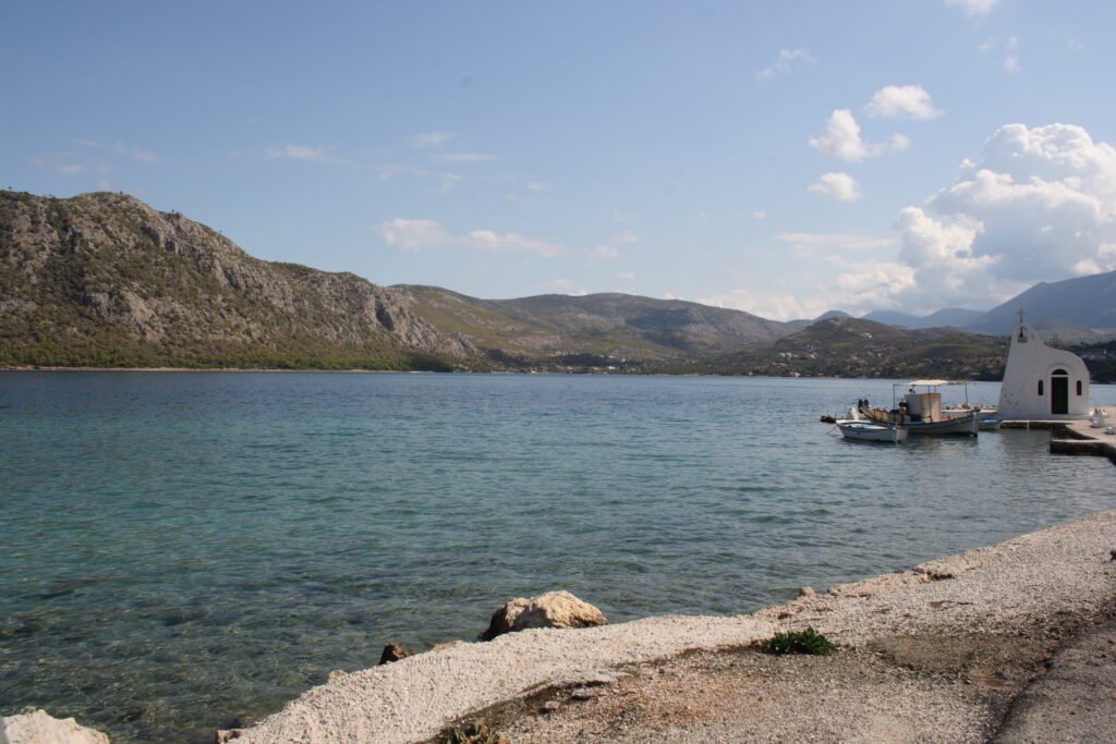 Limni vouliagmenis perachora