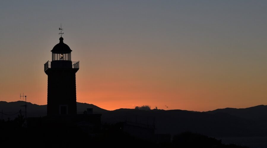 The Complete Guide to Loutraki: What to See, Eat and Do