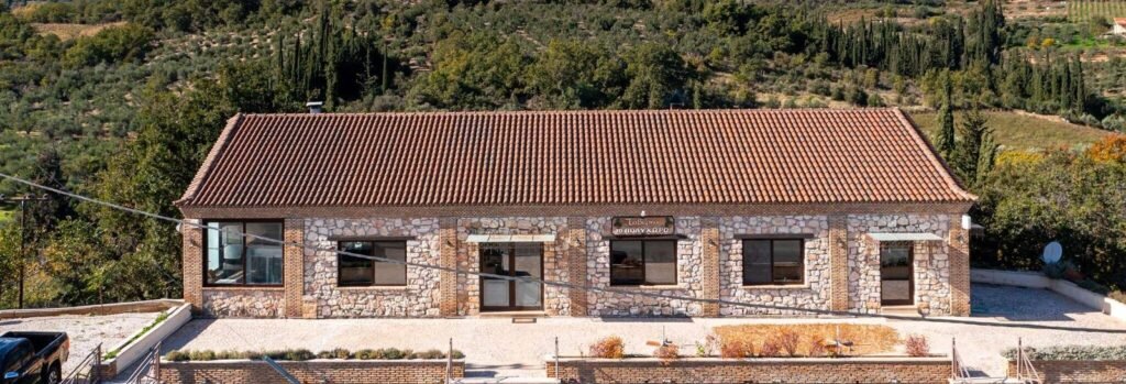 Πλειάδων Γη - θέα στα βουνά Τρίκαλα Κορινθίας